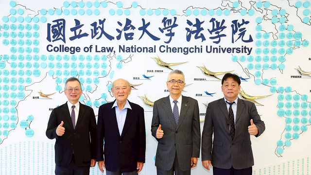  信義房屋周俊吉感念師恩惠助母校 