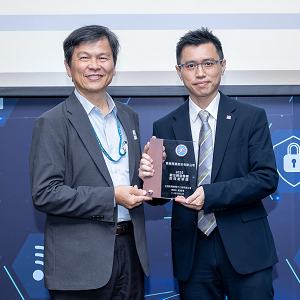 信義房屋獲金手指與電電公會雙大獎肯定