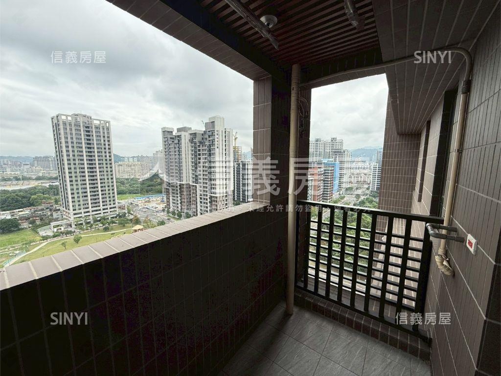 專任央北高樓兩房車位吉品房屋室內格局與周邊環境