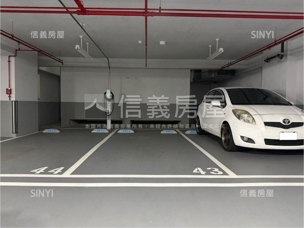 專任央北高樓兩房車位吉品房屋室內格局與周邊環境