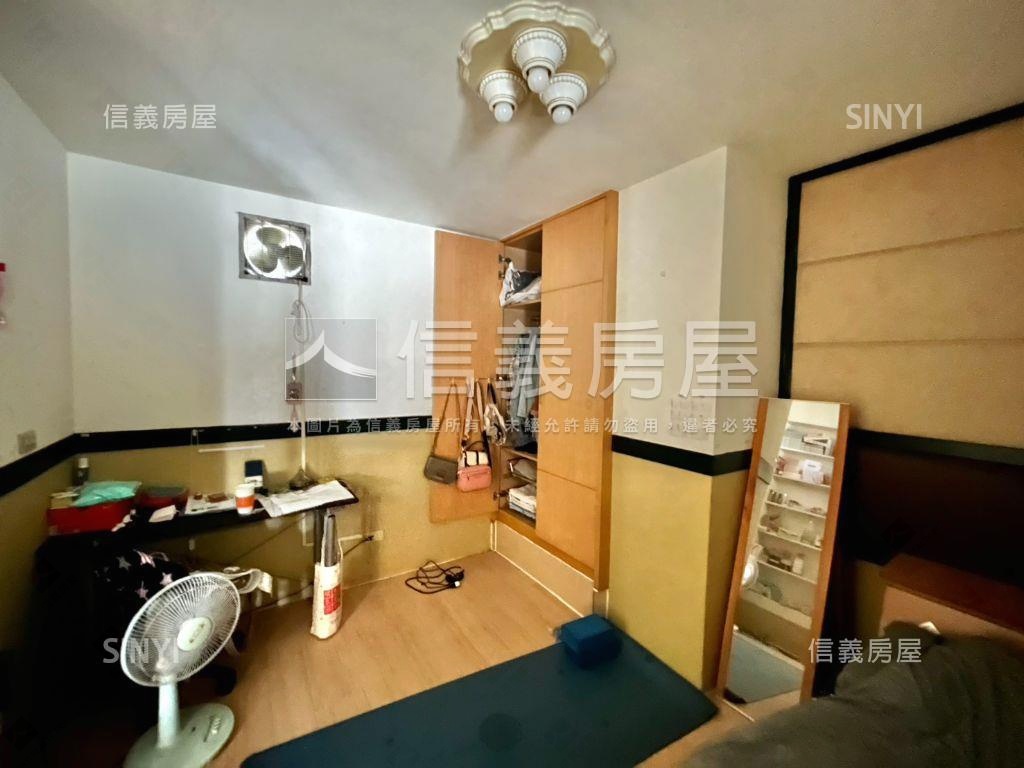 建北榮星美妝邊間三面採光房屋室內格局與周邊環境