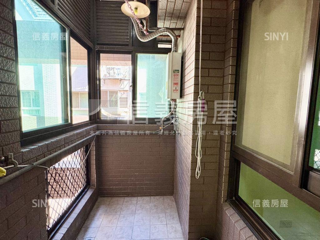 維也納·次頂樓三房雙車位房屋室內格局與周邊環境