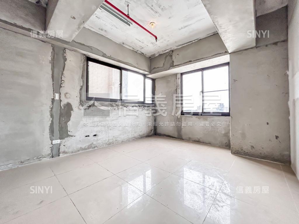 汐止稀有高樓毛胚大戶車位房屋室內格局與周邊環境