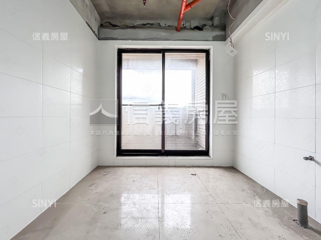 汐止稀有高樓毛胚大戶車位房屋室內格局與周邊環境