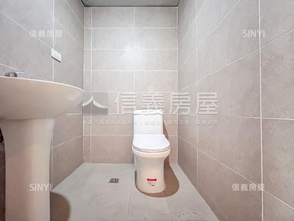 汐止稀有高樓毛胚大戶車位房屋室內格局與周邊環境