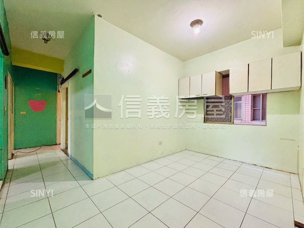 楠科園區公園旁四房車位房屋室內格局與周邊環境