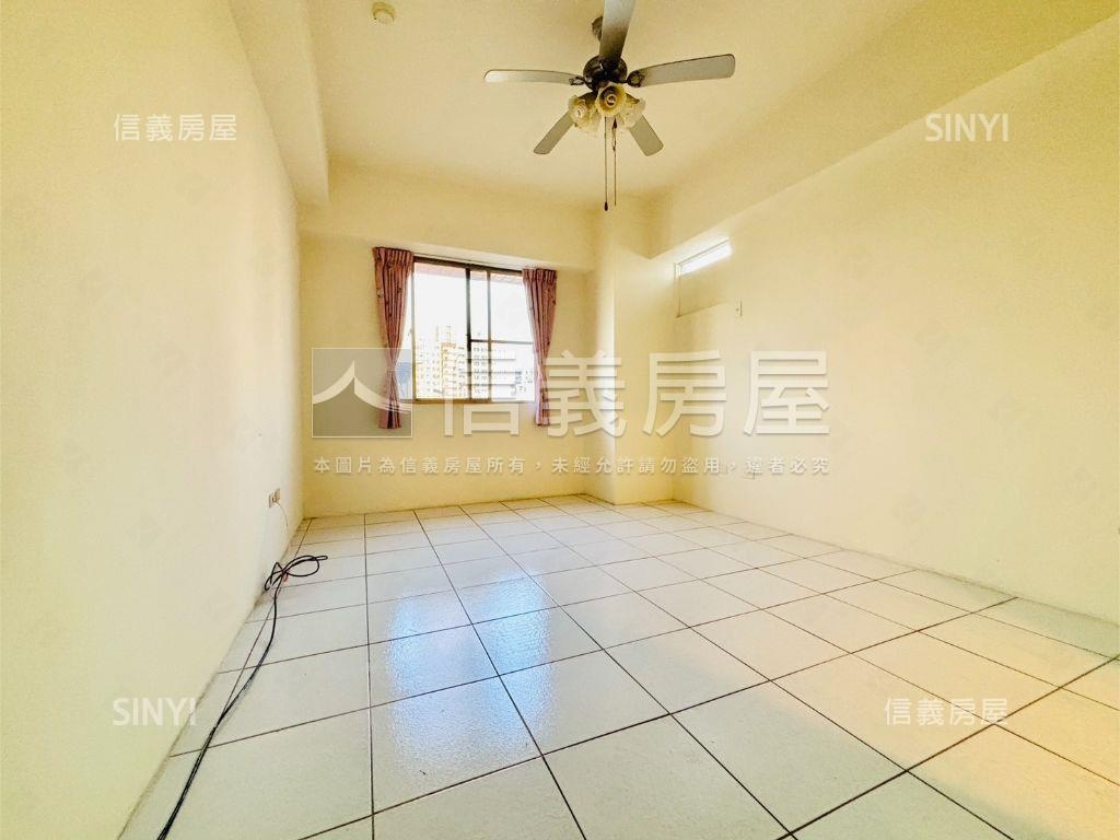 楠科園區公園旁四房車位房屋室內格局與周邊環境