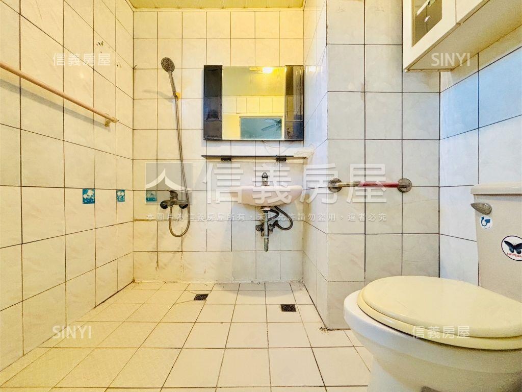 楠科園區公園旁四房車位房屋室內格局與周邊環境