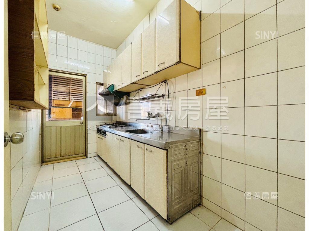 楠科園區公園旁四房車位房屋室內格局與周邊環境