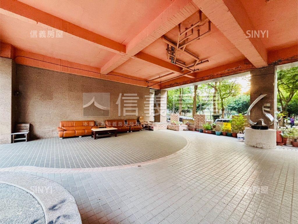 楠科園區公園旁四房車位房屋室內格局與周邊環境