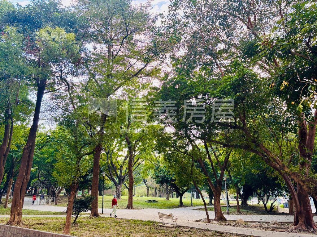 楠科園區公園旁四房車位房屋室內格局與周邊環境