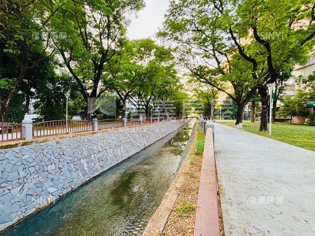楠科園區公園旁四房車位房屋室內格局與周邊環境