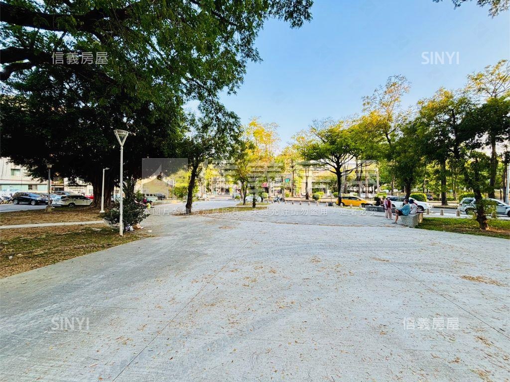 楠科園區公園旁四房車位房屋室內格局與周邊環境