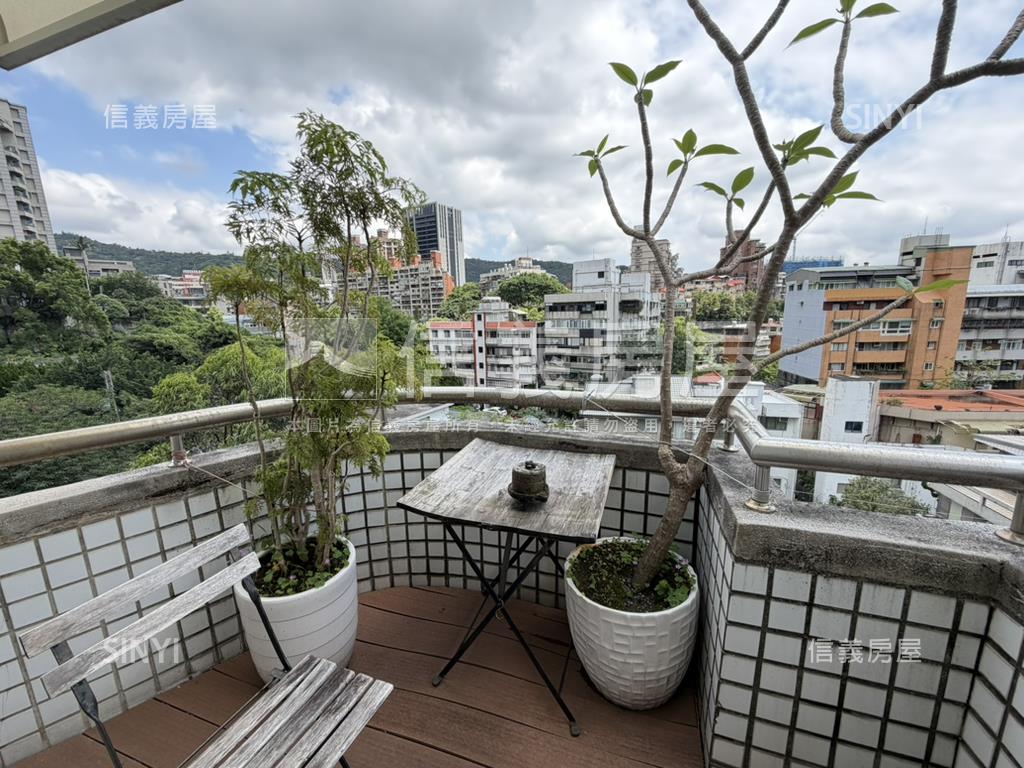 新北投美式鄉村美景樓中樓房屋室內格局與周邊環境