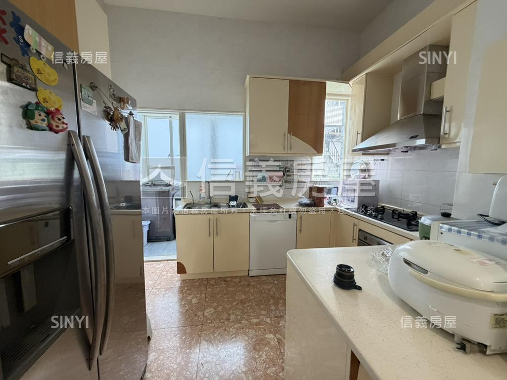 新北投美式鄉村美景樓中樓房屋室內格局與周邊環境