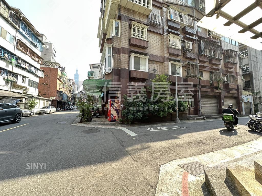 敦化風采升降平面車位房屋室內格局與周邊環境