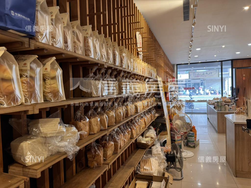西區近綠園道收租透店房屋室內格局與周邊環境