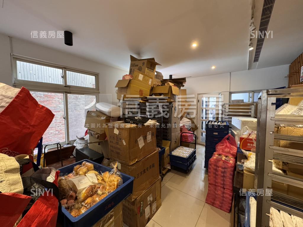 西區近綠園道收租透店房屋室內格局與周邊環境