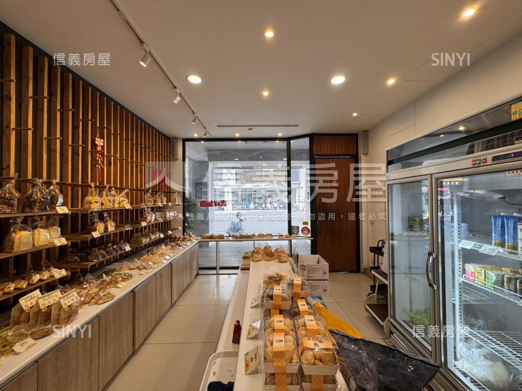 西區近綠園道收租透店房屋室內格局與周邊環境