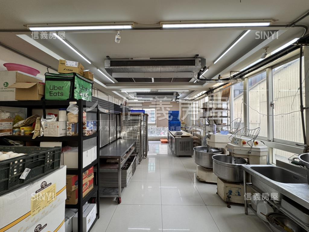 西區近綠園道收租透店房屋室內格局與周邊環境