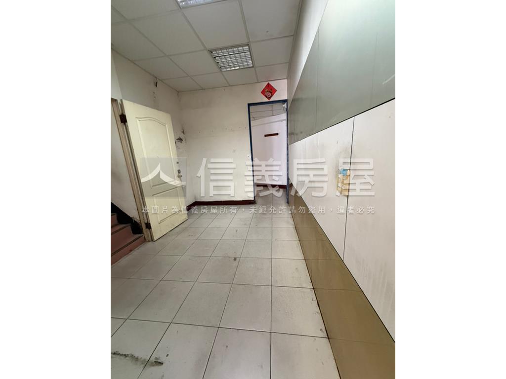 專任黎明路透店稀有釋出房屋室內格局與周邊環境