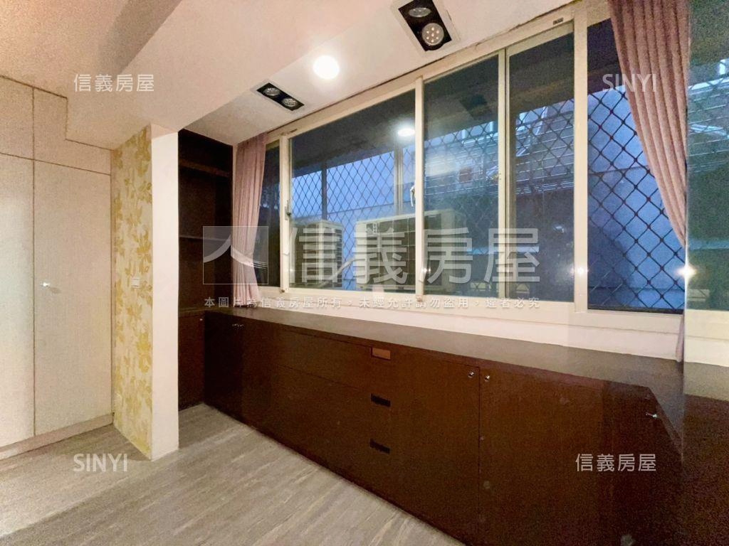 首購★大巨蛋寬面兩房電梯房屋室內格局與周邊環境
