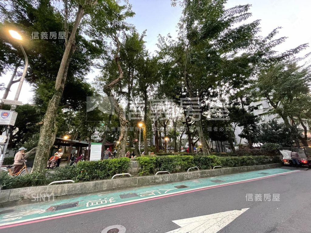 首購★大巨蛋寬面兩房電梯房屋室內格局與周邊環境