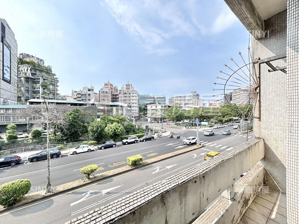 正五權路低總價商一透店房屋室內格局與周邊環境