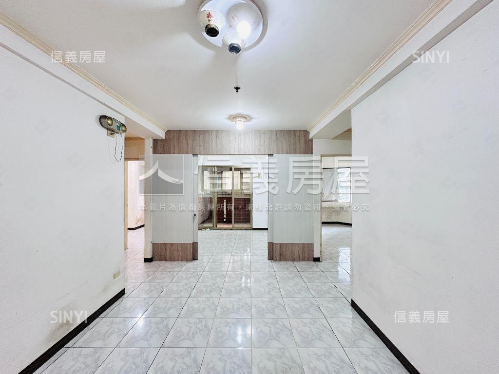 冠桃園方正三房車位房屋室內格局與周邊環境