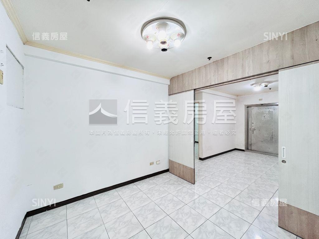 冠桃園方正三房車位房屋室內格局與周邊環境