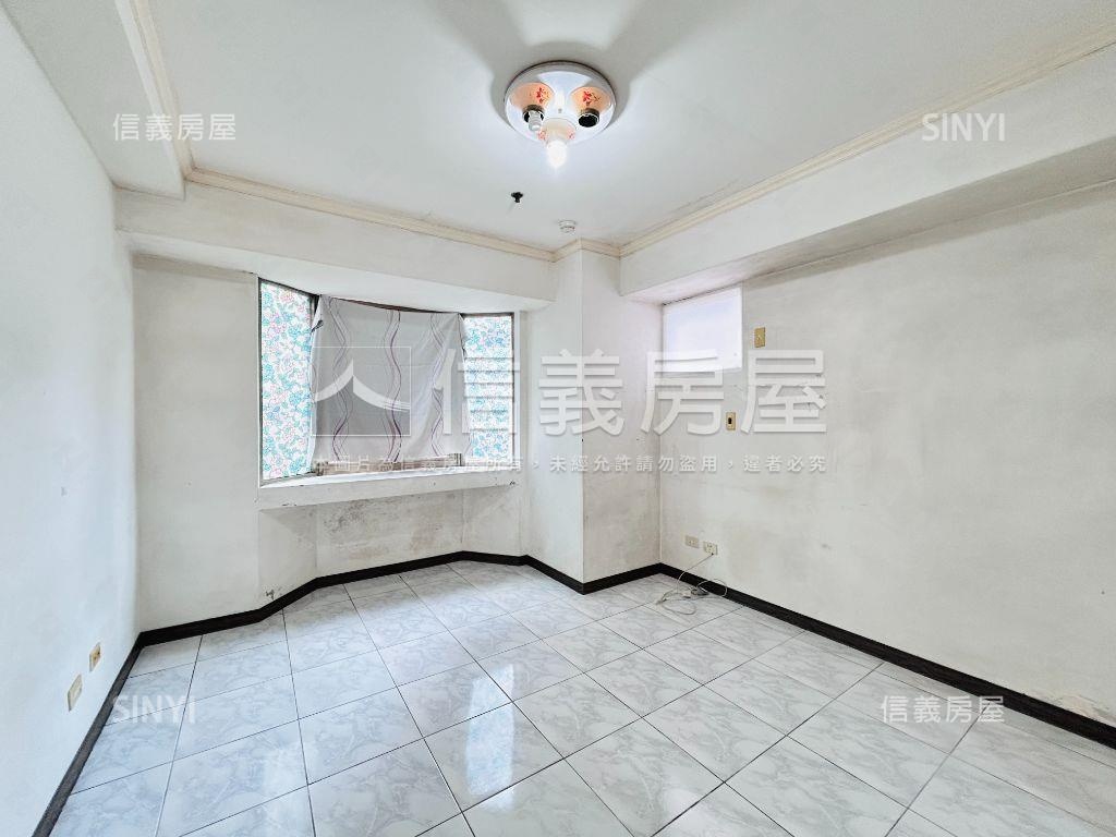 冠桃園方正三房車位房屋室內格局與周邊環境