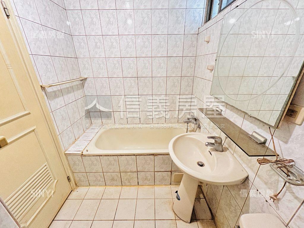 冠桃園方正三房車位房屋室內格局與周邊環境