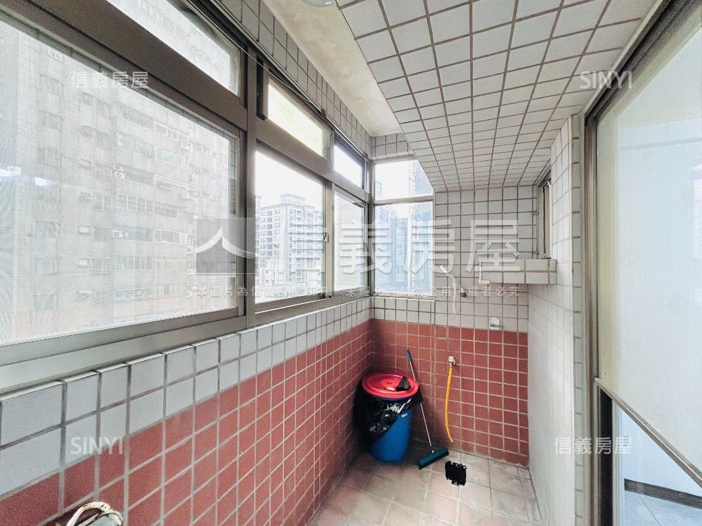 冠桃園方正三房車位房屋室內格局與周邊環境