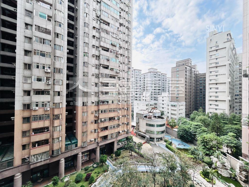 冠桃園方正三房車位房屋室內格局與周邊環境