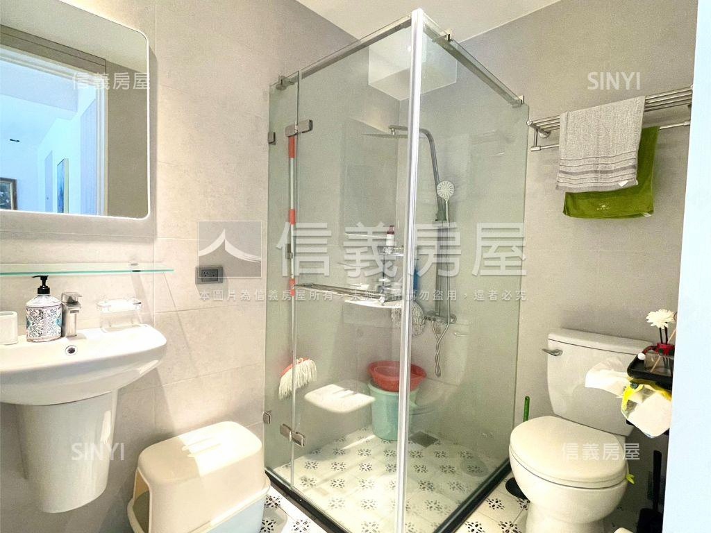 近捷運稀有釋出欸快來看房屋室內格局與周邊環境