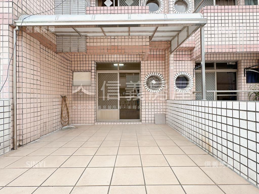 仁武成家車庫透天房屋室內格局與周邊環境