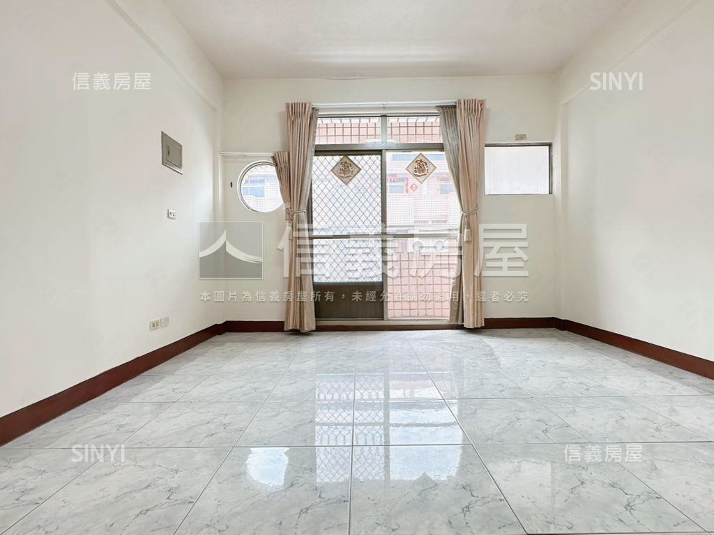 仁武成家車庫透天房屋室內格局與周邊環境