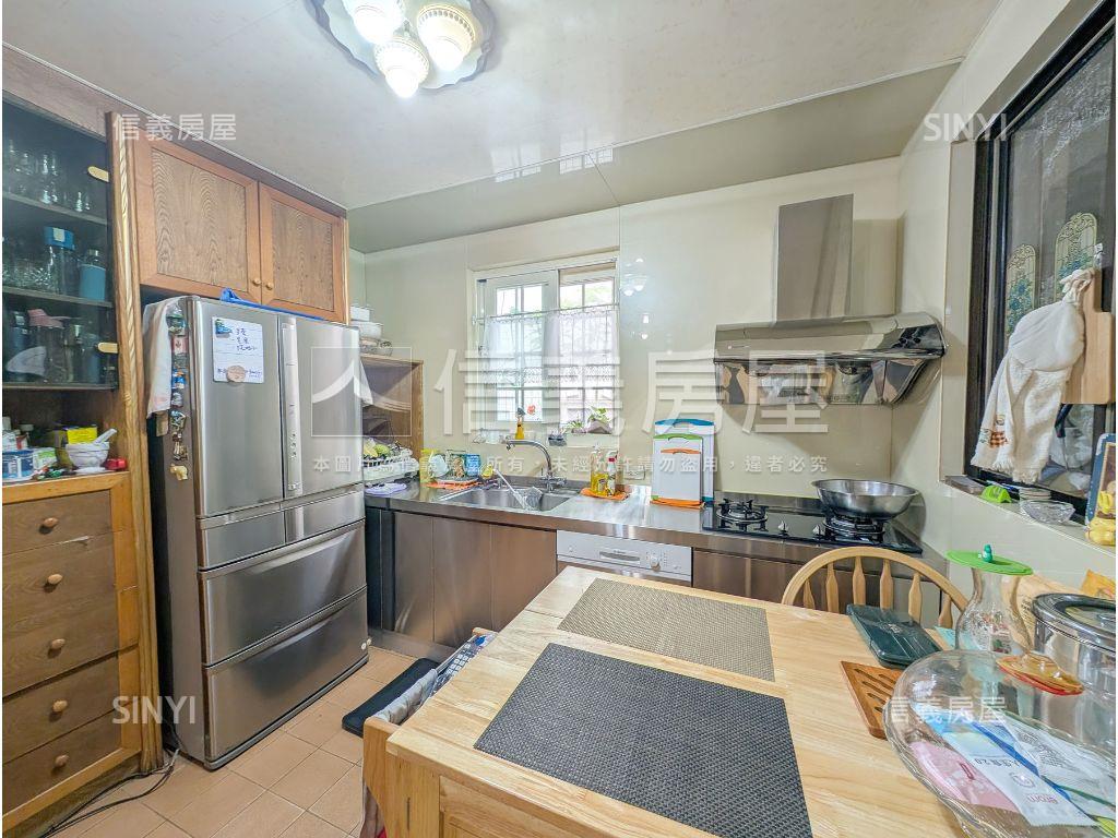 伯爵一代悠閒居住豪邸房屋室內格局與周邊環境