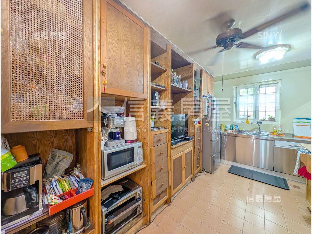 伯爵一代悠閒居住豪邸房屋室內格局與周邊環境