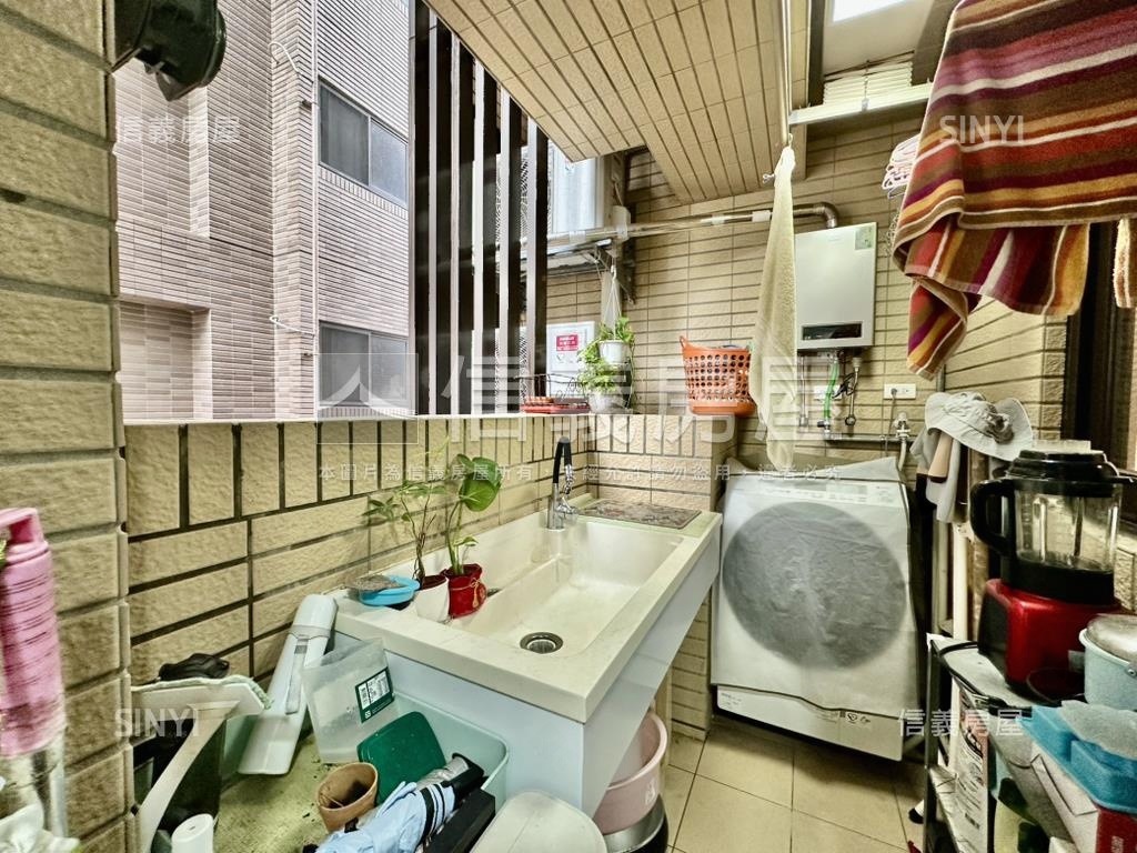 宜雄盛場．雙衛浴兩房車位房屋室內格局與周邊環境
