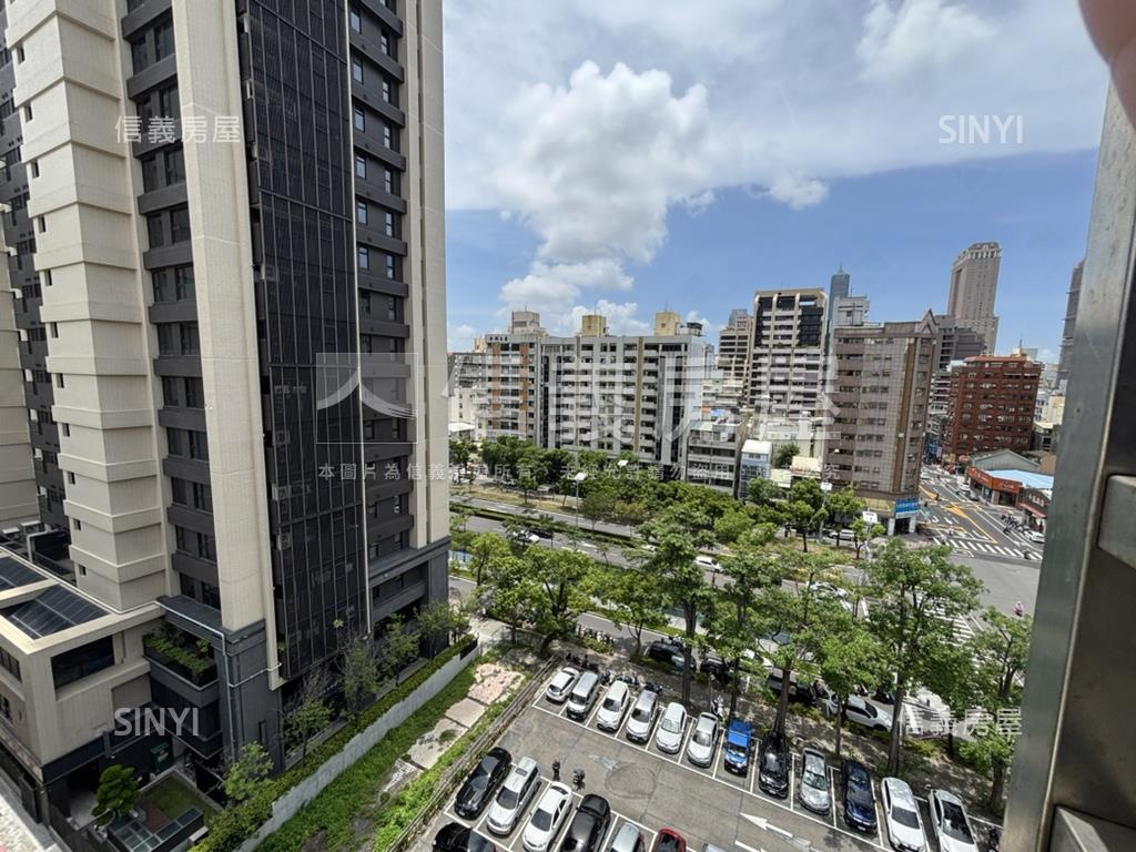 前金國小旁４房房屋室內格局與周邊環境