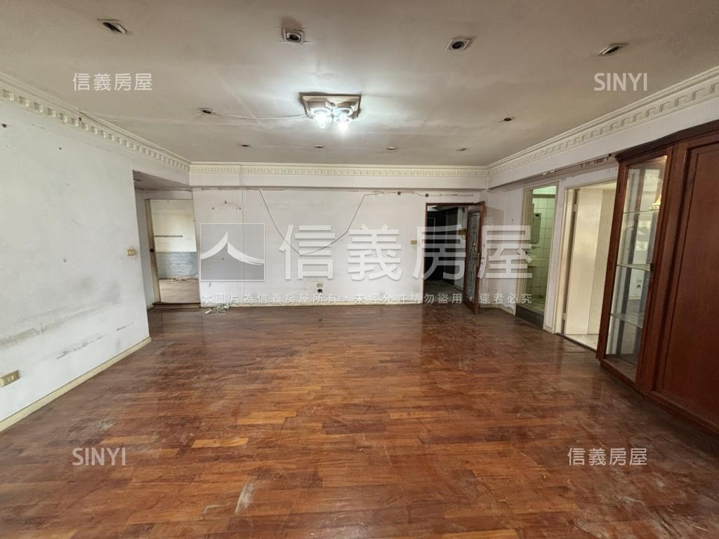 前金國小旁４房房屋室內格局與周邊環境