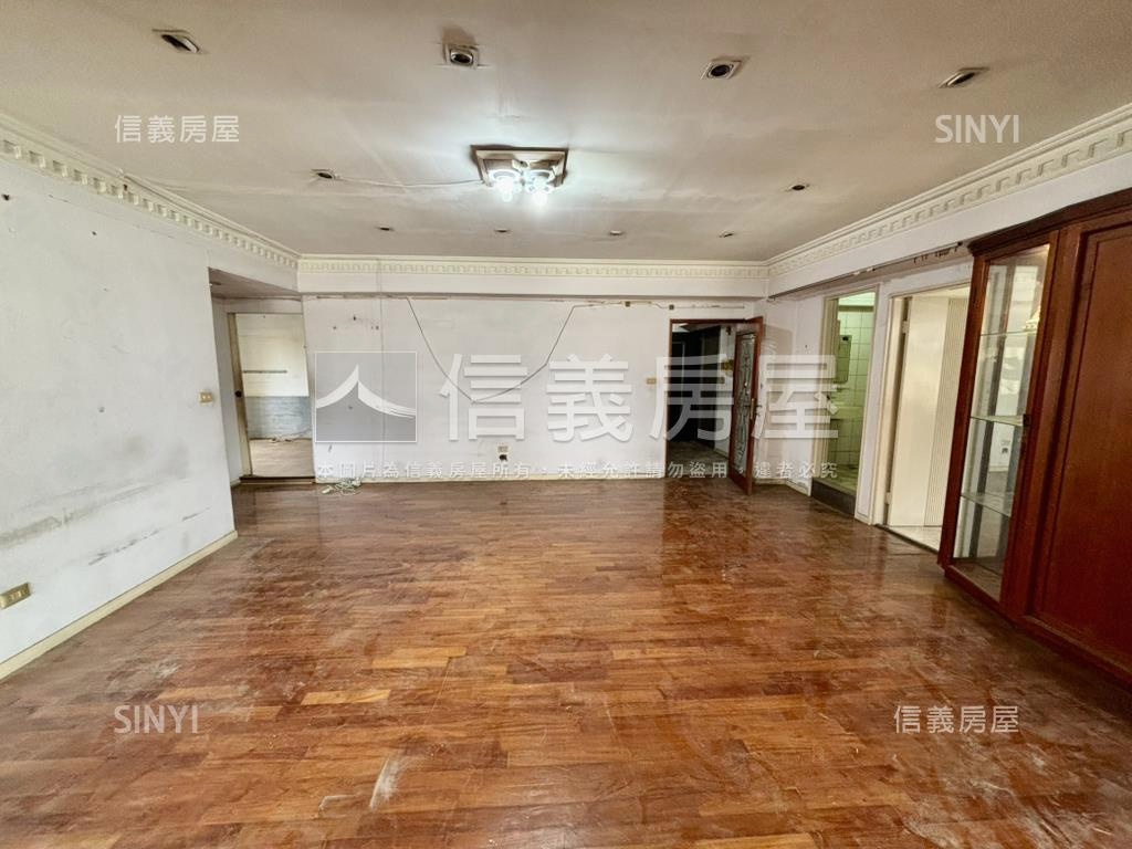 前金國小旁４房房屋室內格局與周邊環境