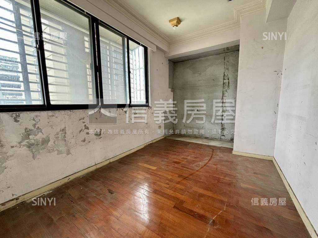 前金國小旁４房房屋室內格局與周邊環境