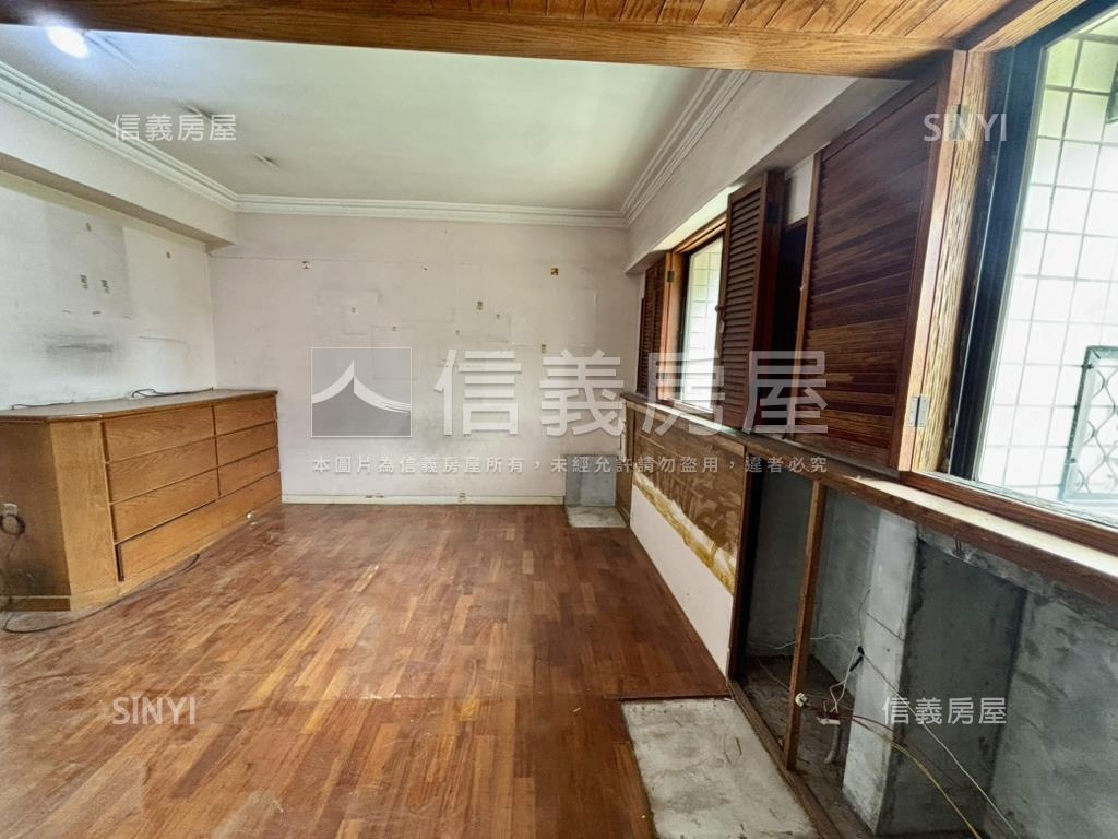 前金國小旁４房房屋室內格局與周邊環境