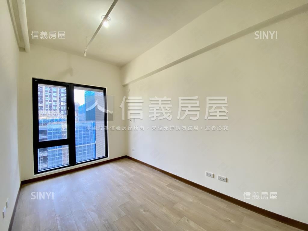 新潤青樺＃方正２房車位房屋室內格局與周邊環境