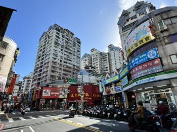 彩虹黃金一樓二樓