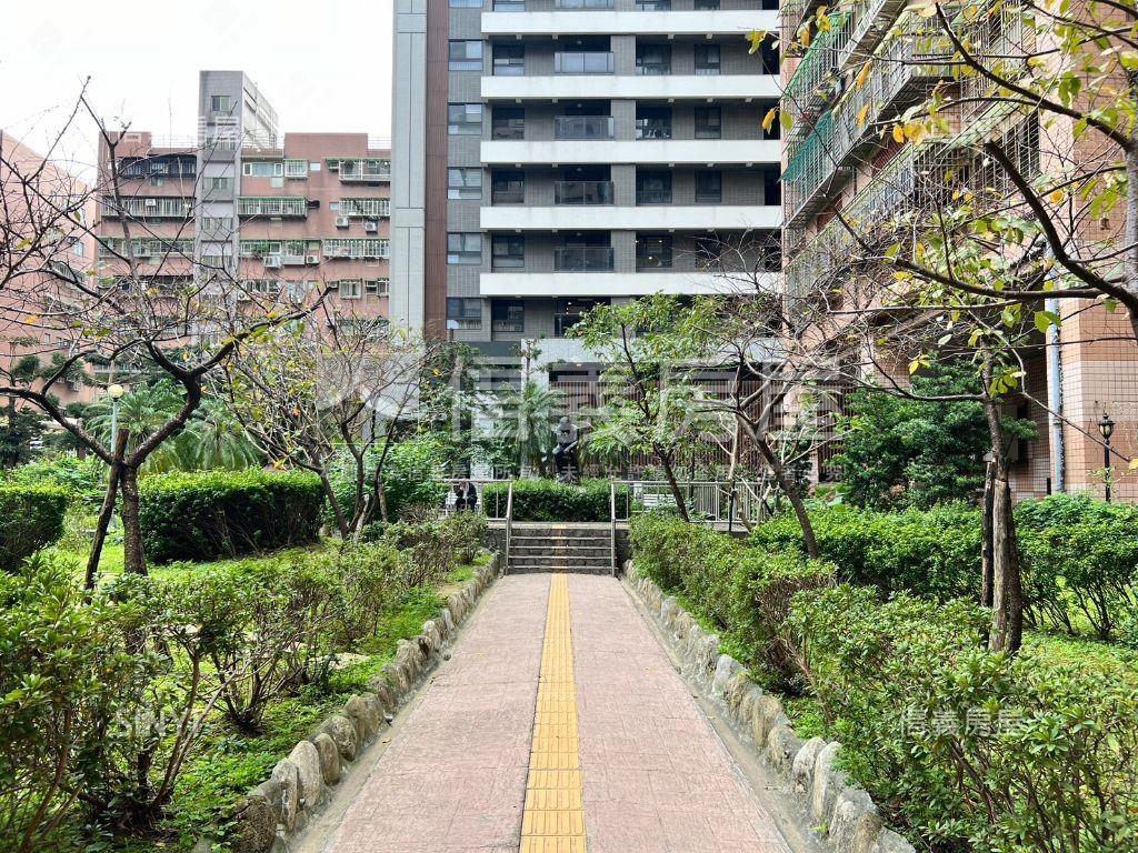 中平狀元高樓三房車位房屋室內格局與周邊環境