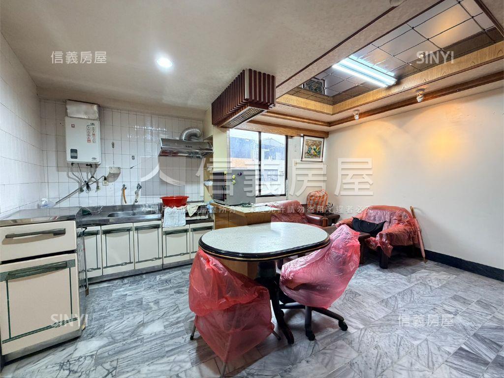 近台南火車站電梯三房房屋室內格局與周邊環境
