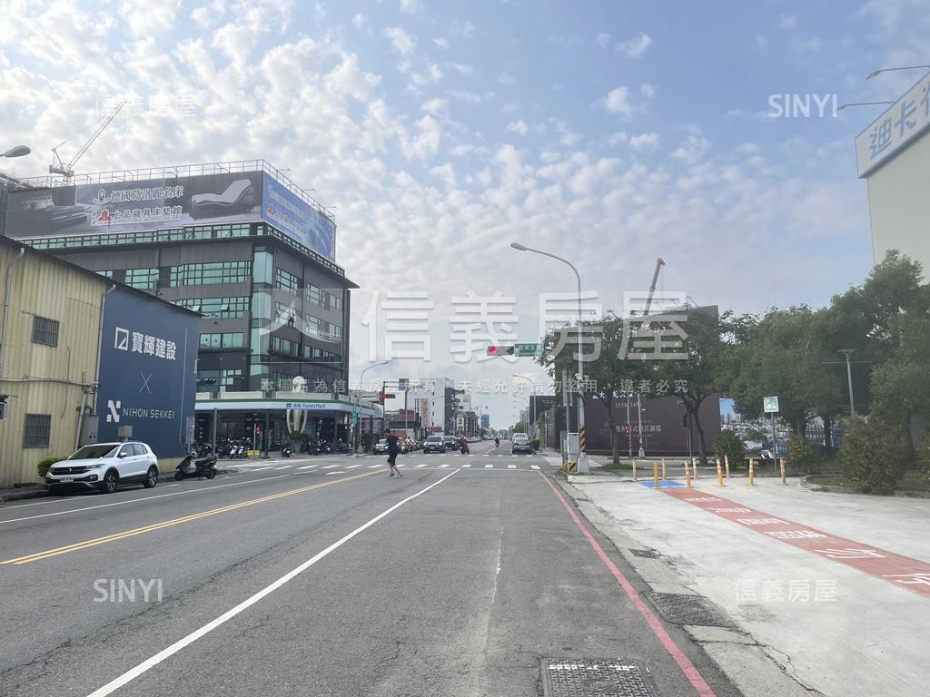 單元八中平路大面寬建地房屋室內格局與周邊環境